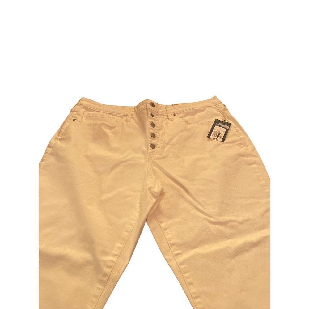 Universal Thread White button fly jeans - Picture 2 of 7